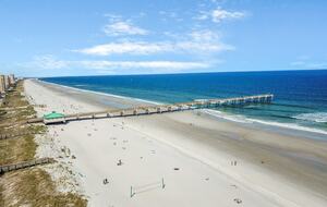 Stylish Neptune Beach Escape – Steps to the Sand - Neptune Beach, Florida