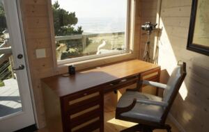 Oceanfront Retreat | The GLAS House (Garrison Lake And Sea) - Port Orford, Oregon