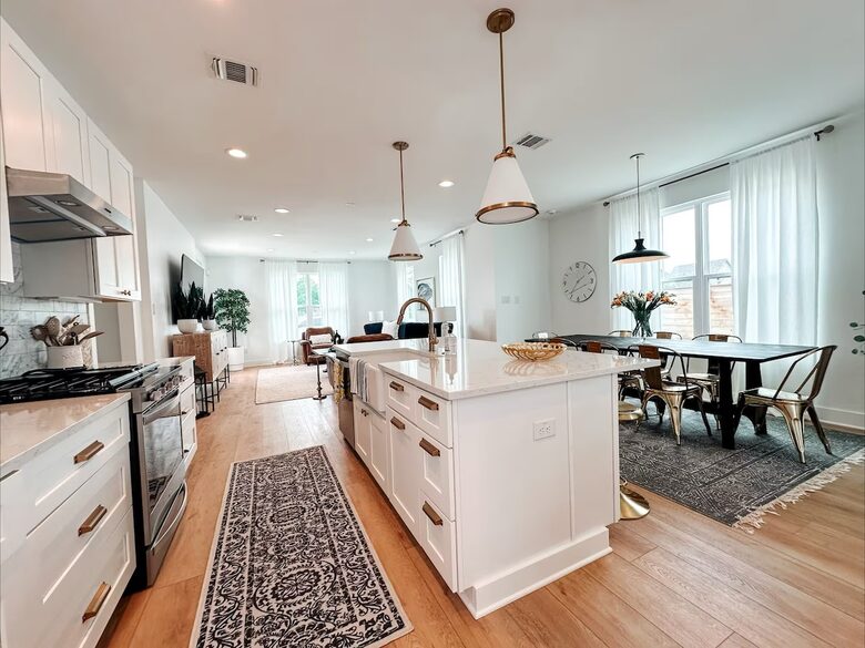 Stylish Hill Country Home in New Braunfels - New Braunfels, Texas