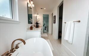 Stylish Hill Country Home in New Braunfels - New Braunfels, Texas