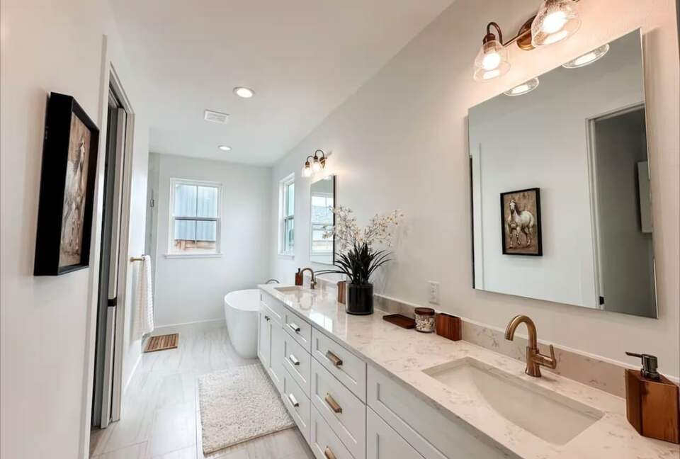 Stylish Hill Country Home in New Braunfels - New Braunfels, Texas