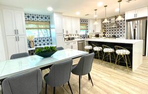 The Lone Star Bungalow - Georgetown, Texas