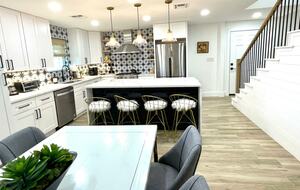 The Lone Star Bungalow - Georgetown, Texas