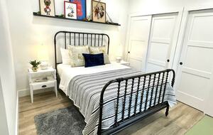 The Lone Star Bungalow - Georgetown, Texas