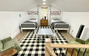 The Lone Star Bungalow - Georgetown, Texas