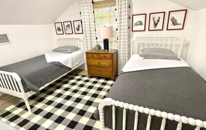 The Lone Star Bungalow - Georgetown, Texas