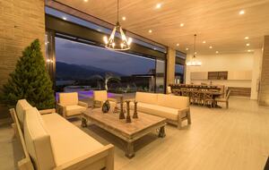 Exquisite Modern Villa with Panoramic Lake Views - Calima, Colombia