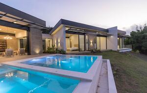 Exquisite Modern Villa with Panoramic Lake Views - Calima, Colombia