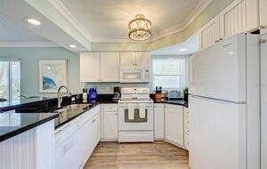 Anna Maria Island Escape | Steps to the Beach - Holmes Beach, Florida