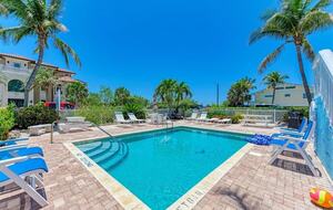 Anna Maria Island Escape | Steps to the Beach - Holmes Beach, Florida