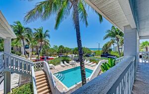 Anna Maria Island Escape | Steps to the Beach - Holmes Beach, Florida