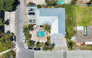 Anna Maria Island Escape | Steps to the Beach - Holmes Beach, Florida