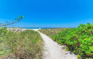 Anna Maria Island Escape | Steps to the Beach - Holmes Beach, Florida