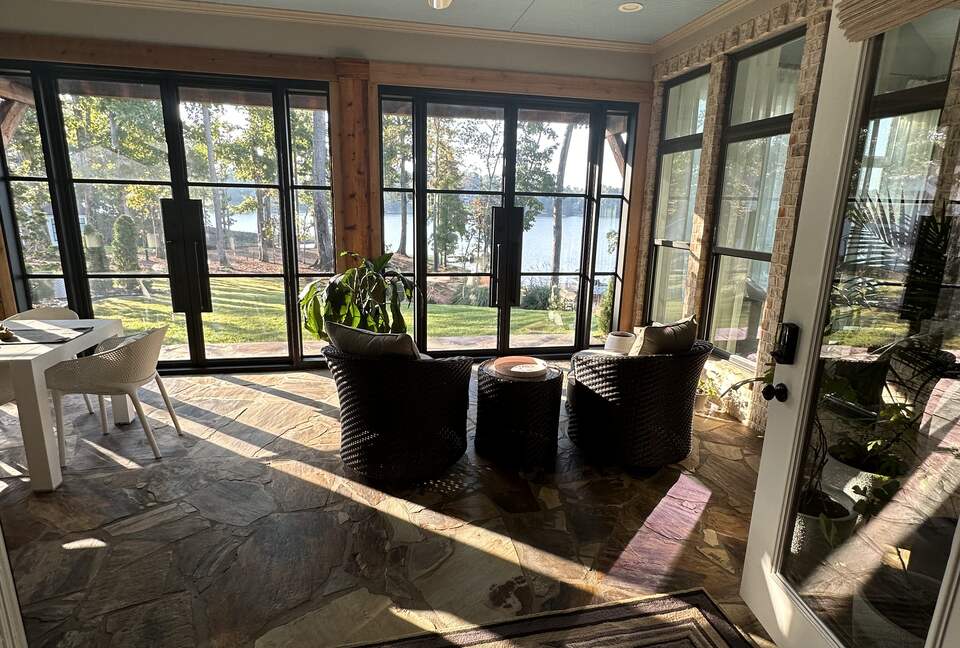 Lakefront Getaway - Newnan, Georgia