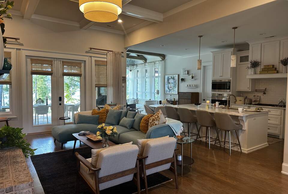 Lakefront Getaway - Newnan, Georgia