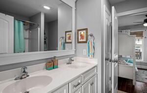 Holden Beach Haven: Relaxation Awaits at Sandy Claws - Holden Beach, North Carolina