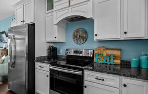 Holden Beach Haven: Relaxation Awaits at Sandy Claws - Holden Beach, North Carolina