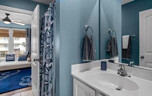 Holden Beach Haven: Relaxation Awaits at Sandy Claws - Holden Beach, North Carolina