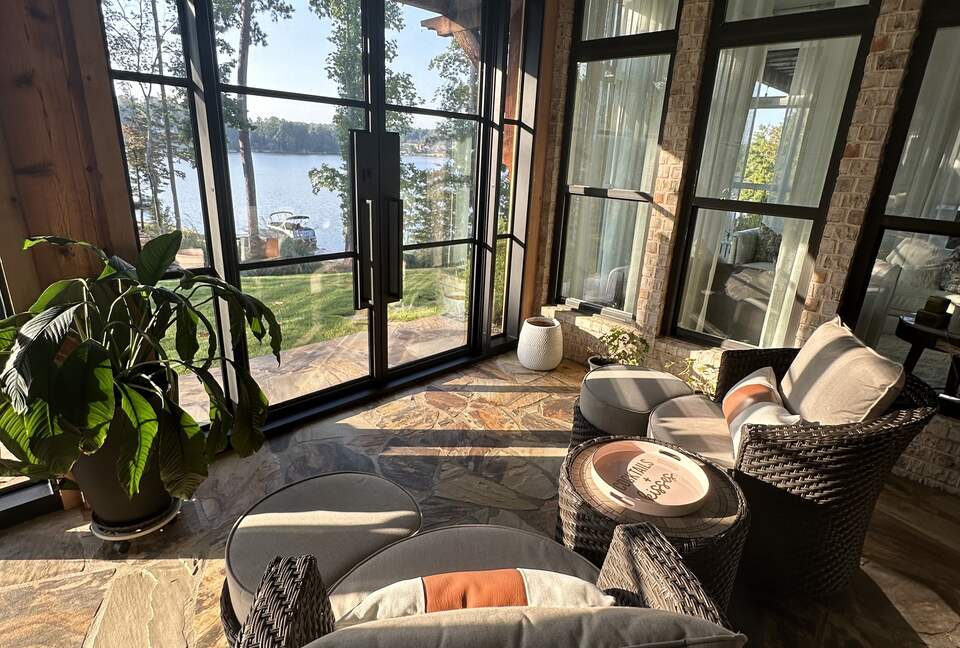 Lakefront Getaway - Newnan, Georgia