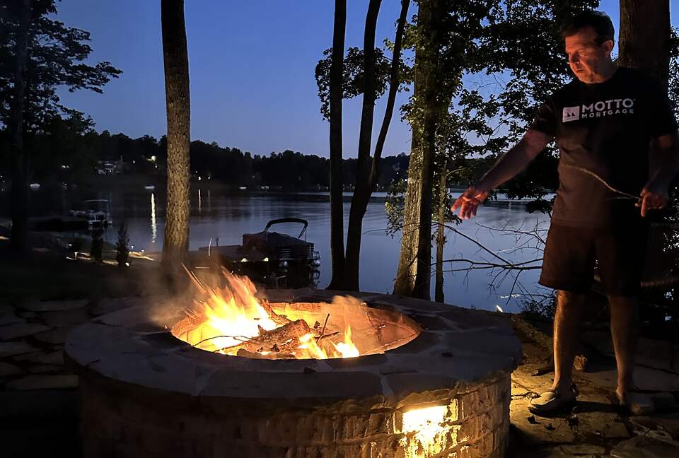 Lakefront Getaway - Newnan, Georgia