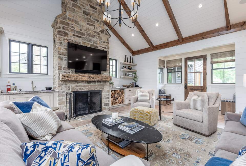 Two Moon | Elegant Mountain Home with Great Community Amenities - Cashiers, North Carolina