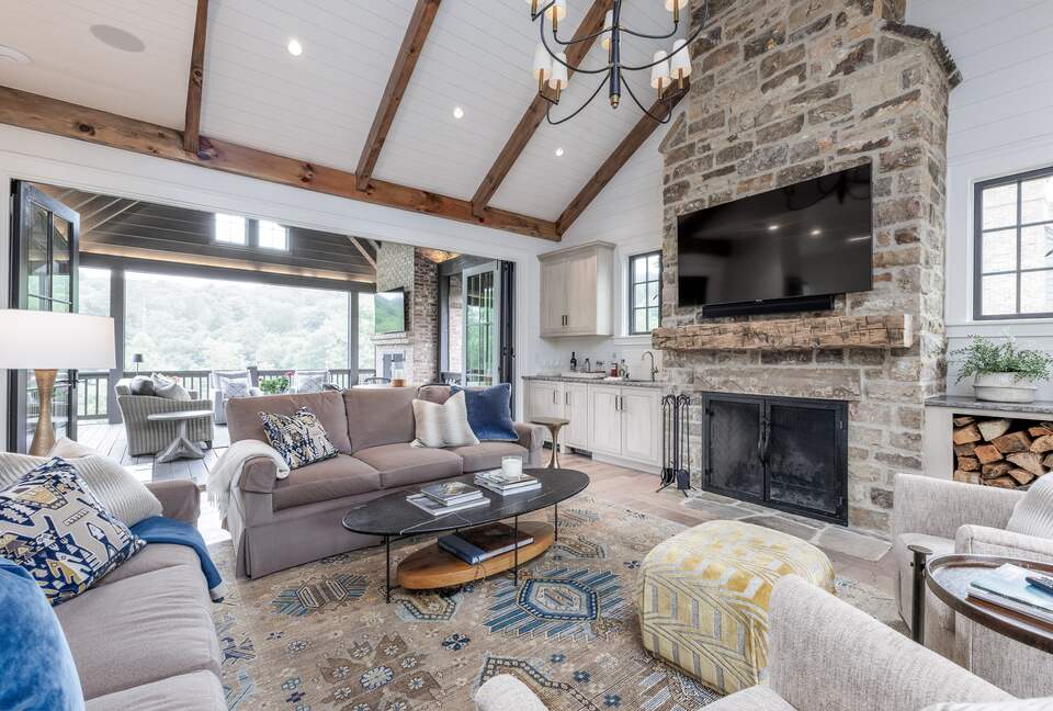 Two Moon | Elegant Mountain Home with Great Community Amenities - Cashiers, North Carolina