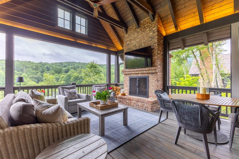 Two Moon | Elegant Mountain Home with Great Community Amenities - Cashiers, North Carolina