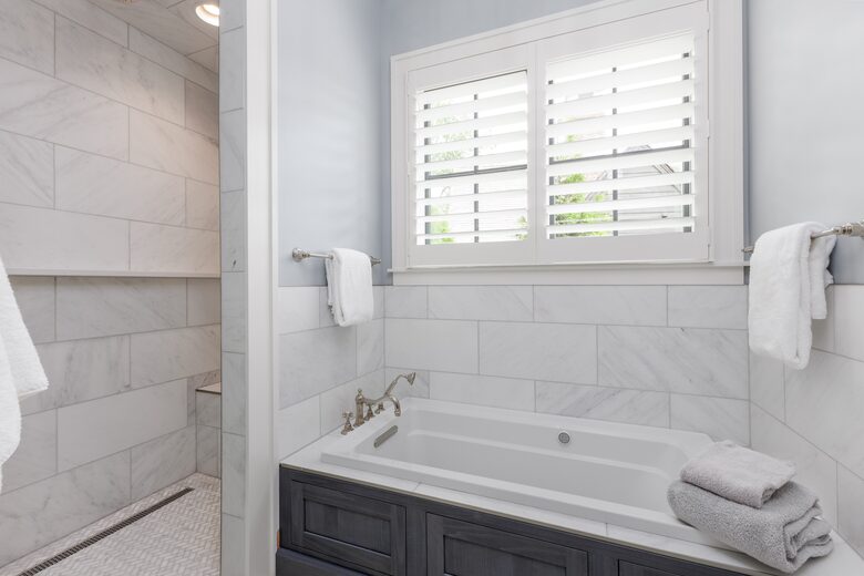 Two Moon | Elegant Mountain Home with Great Community Amenities - Cashiers, North Carolina