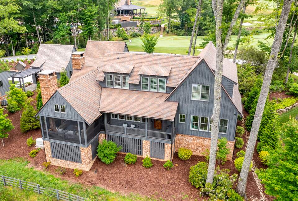 Two Moon | Elegant Mountain Home with Great Community Amenities - Cashiers, North Carolina