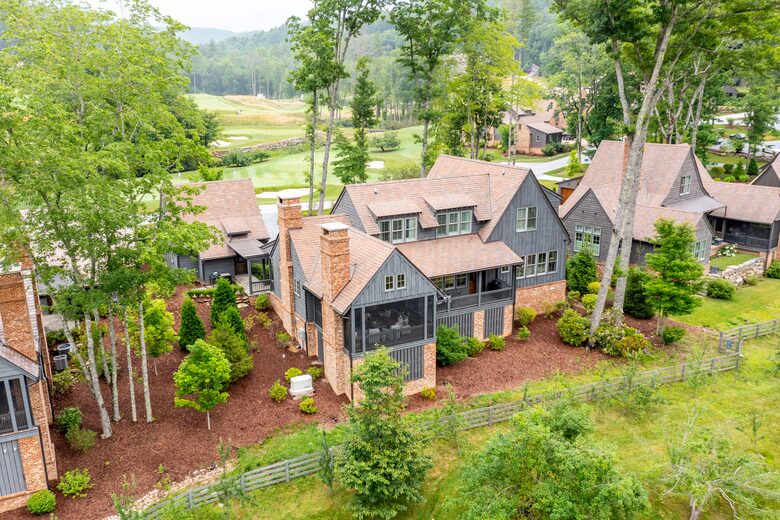Two Moon | Elegant Mountain Home with Great Community Amenities - Cashiers, North Carolina