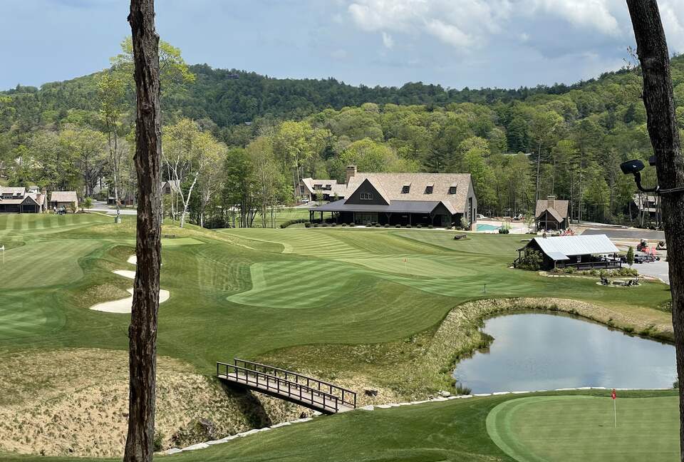 Two Moon | Elegant Mountain Home with Great Community Amenities - Cashiers, North Carolina