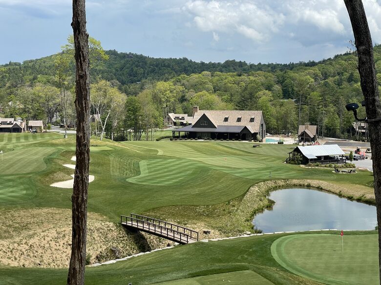 Two Moon | Elegant Mountain Home with Great Community Amenities - Cashiers, North Carolina