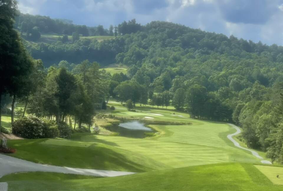 Two Moon | Elegant Mountain Home with Great Community Amenities - Cashiers, North Carolina