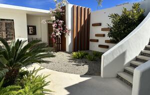 Main courtyard and stairs going up to the rooftop