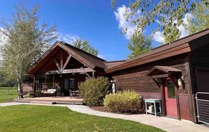 Serene Mountain Retreat with Panoramic Views - Victor, Idaho