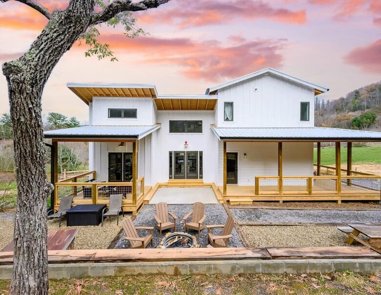 Idyllic Mountain by AvantStay | Outdoor Living - Asheville, North Carolina