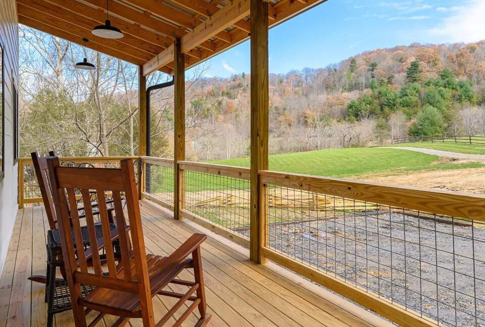 Idyllic Mountain by AvantStay | Outdoor Living - Asheville, North Carolina