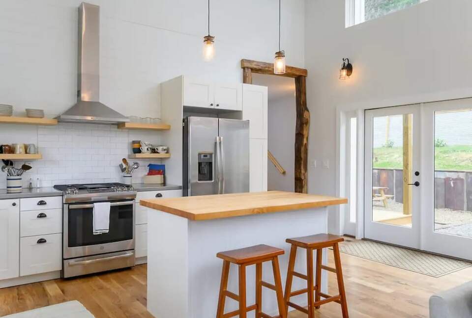 Idyllic Mountain by AvantStay | Outdoor Living - Asheville, North Carolina