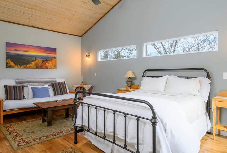 Idyllic Mountain by AvantStay | Outdoor Living - Asheville, North Carolina