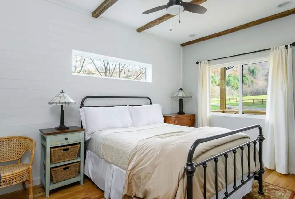 Idyllic Mountain by AvantStay | Outdoor Living - Asheville, North Carolina