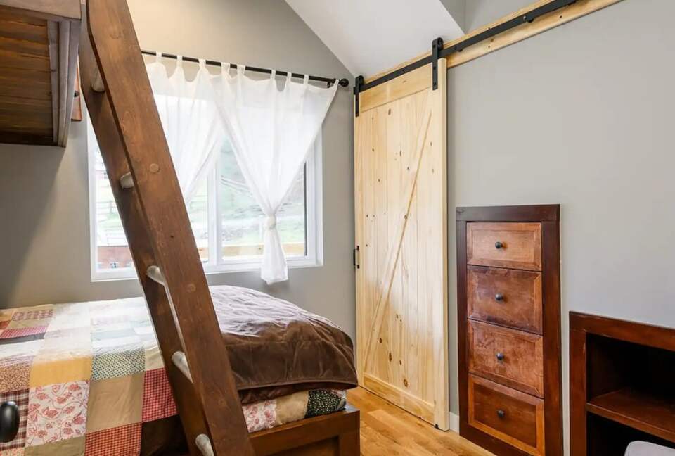 Idyllic Mountain by AvantStay | Outdoor Living - Asheville, North Carolina