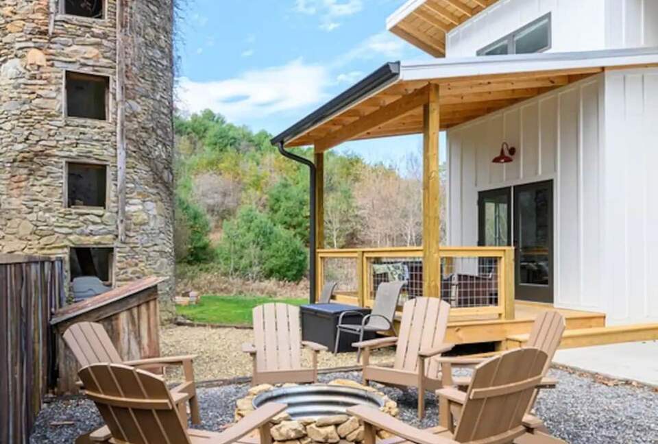 Idyllic Mountain by AvantStay | Outdoor Living - Asheville, North Carolina
