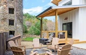 Idyllic Mountain by AvantStay | Outdoor Living - Asheville, North Carolina