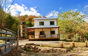 Idyllic Mountain by AvantStay | Outdoor Living - Asheville, North Carolina