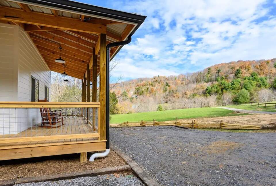 Idyllic Mountain by AvantStay | Outdoor Living - Asheville, North Carolina