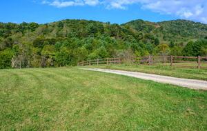 Idyllic Mountain by AvantStay | Outdoor Living - Asheville, North Carolina