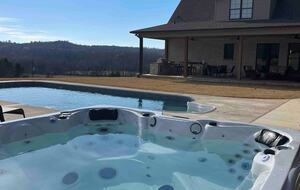 Sprawling 10-Acre Retreat in Scenic Ardmore - Ardmore, Tennessee