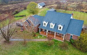 Bourbon Trail Country Home - Shelbyville, Kentucky