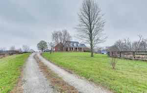 Bourbon Trail Country Home - Shelbyville, Kentucky
