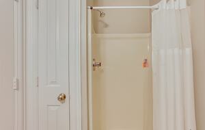 Bourbon Trail Country Home - Shelbyville, Kentucky